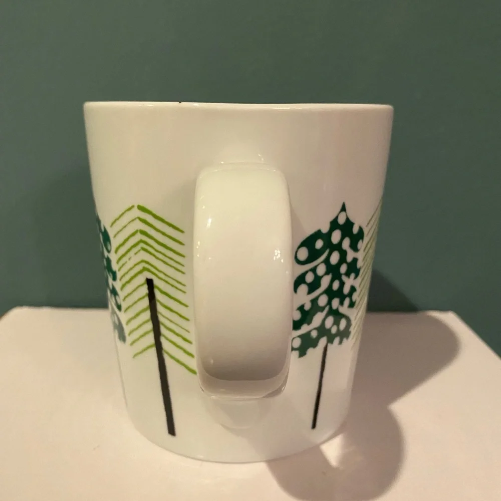 Crate&Barrel Jenny Bowers Christmas Tree Mug